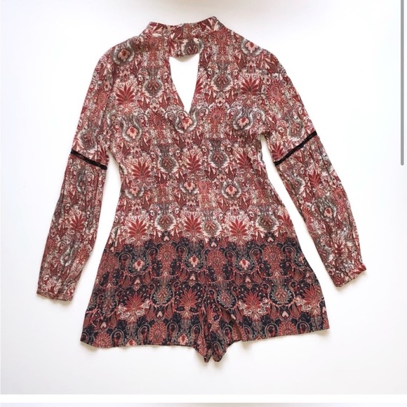 Adelyn Rae Parsley Short Romper Size Small - Picture 5 of 5